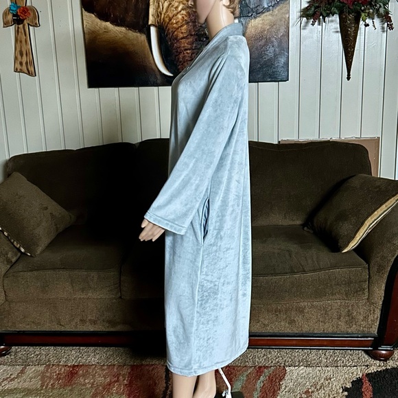 Adonna Sleepwear • Gray • Plush • Robe • Size Medium - Picture 6 of 16